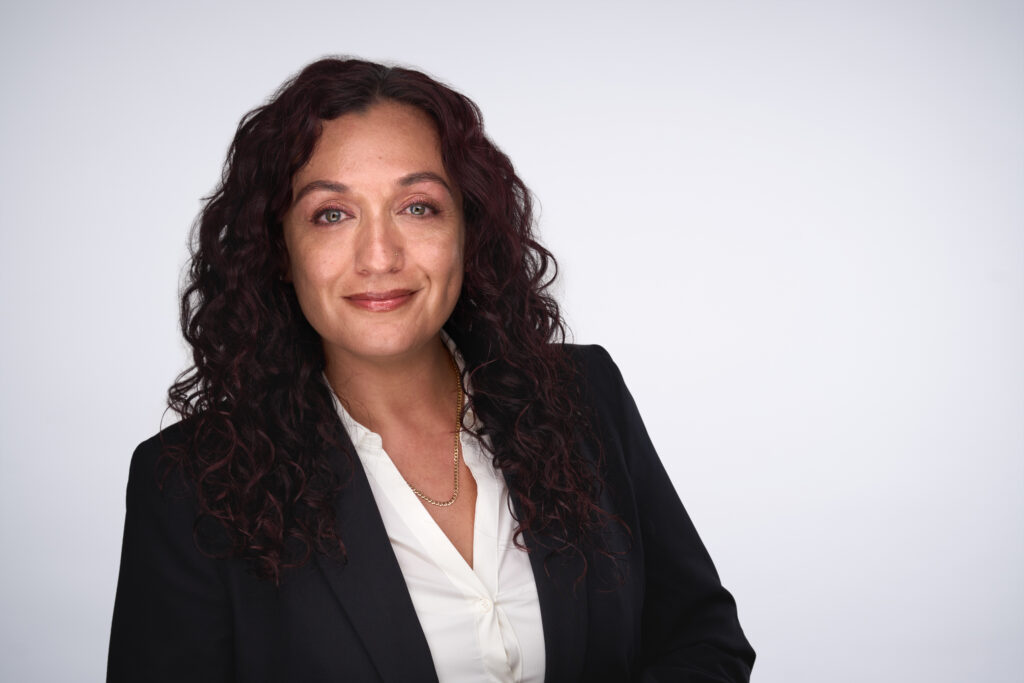 Attosha Barnia Headshot